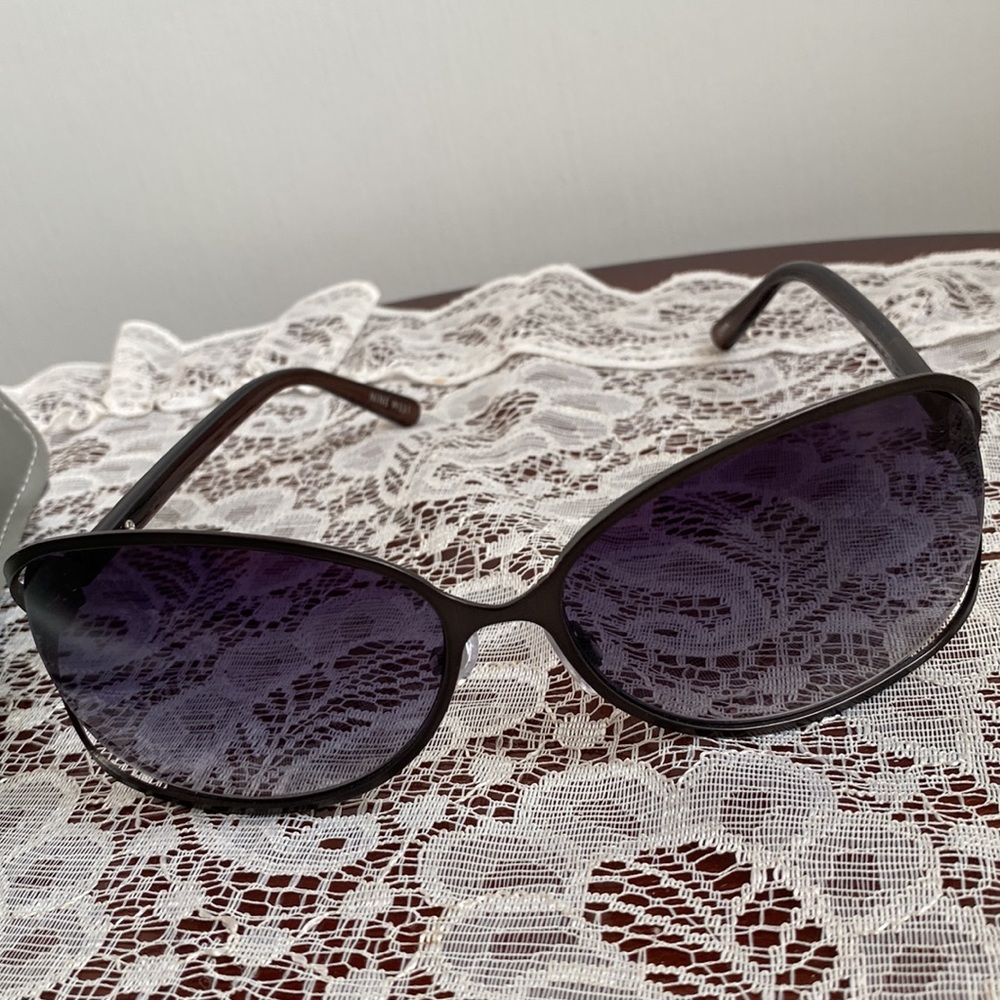 Nine West Sunglasses and glasses Case Metal frame blue lens Cat Eye Shape